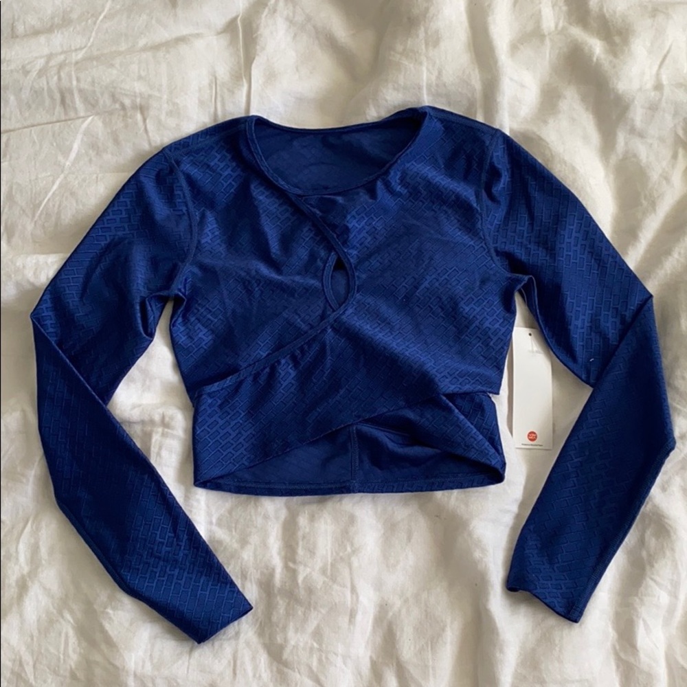 Vimmia Active long sleeve Cropped workout top!